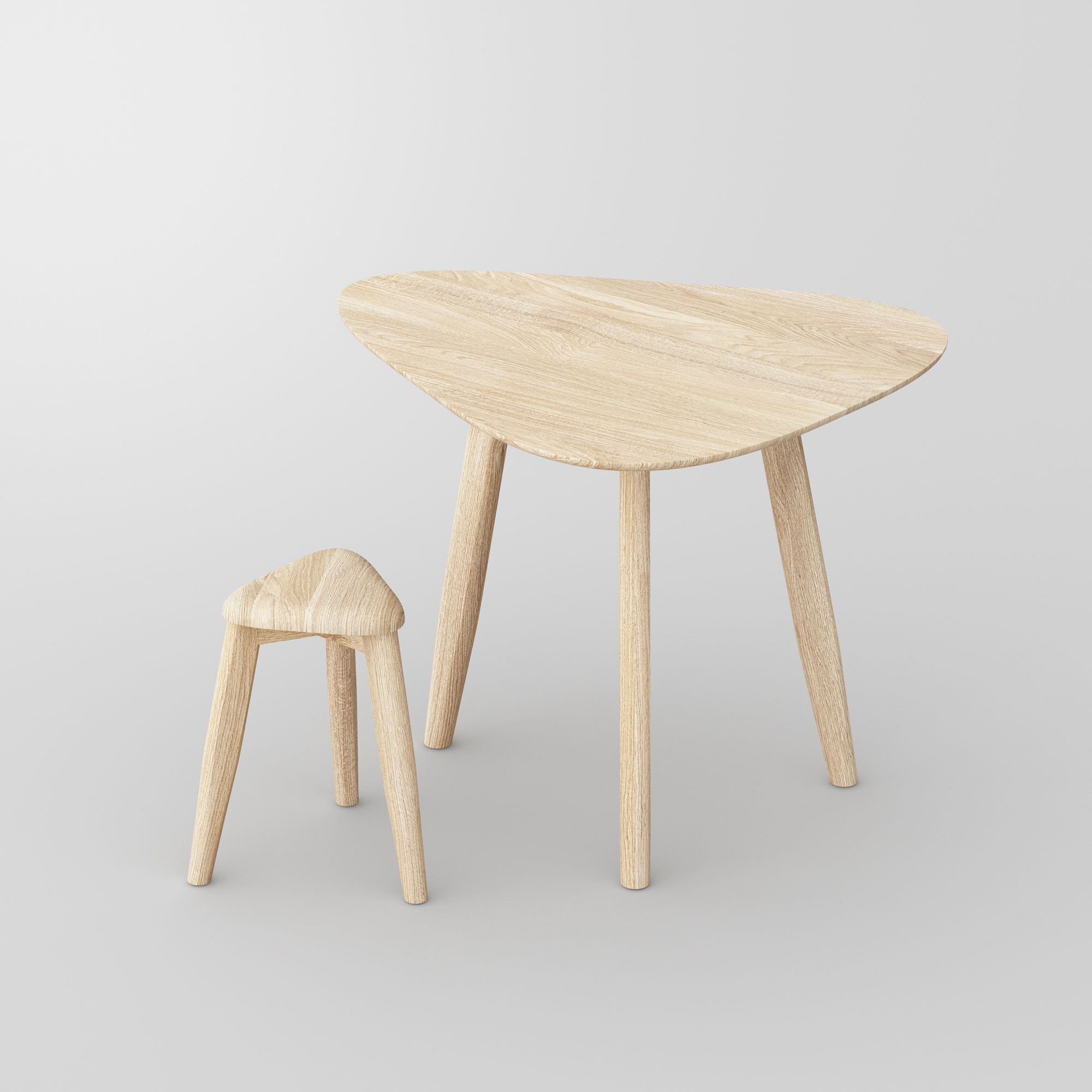 Dreieck Holzhocker AETAS SPACE vitamin-design Maßgefertigt aus Massivholz von vitamin design