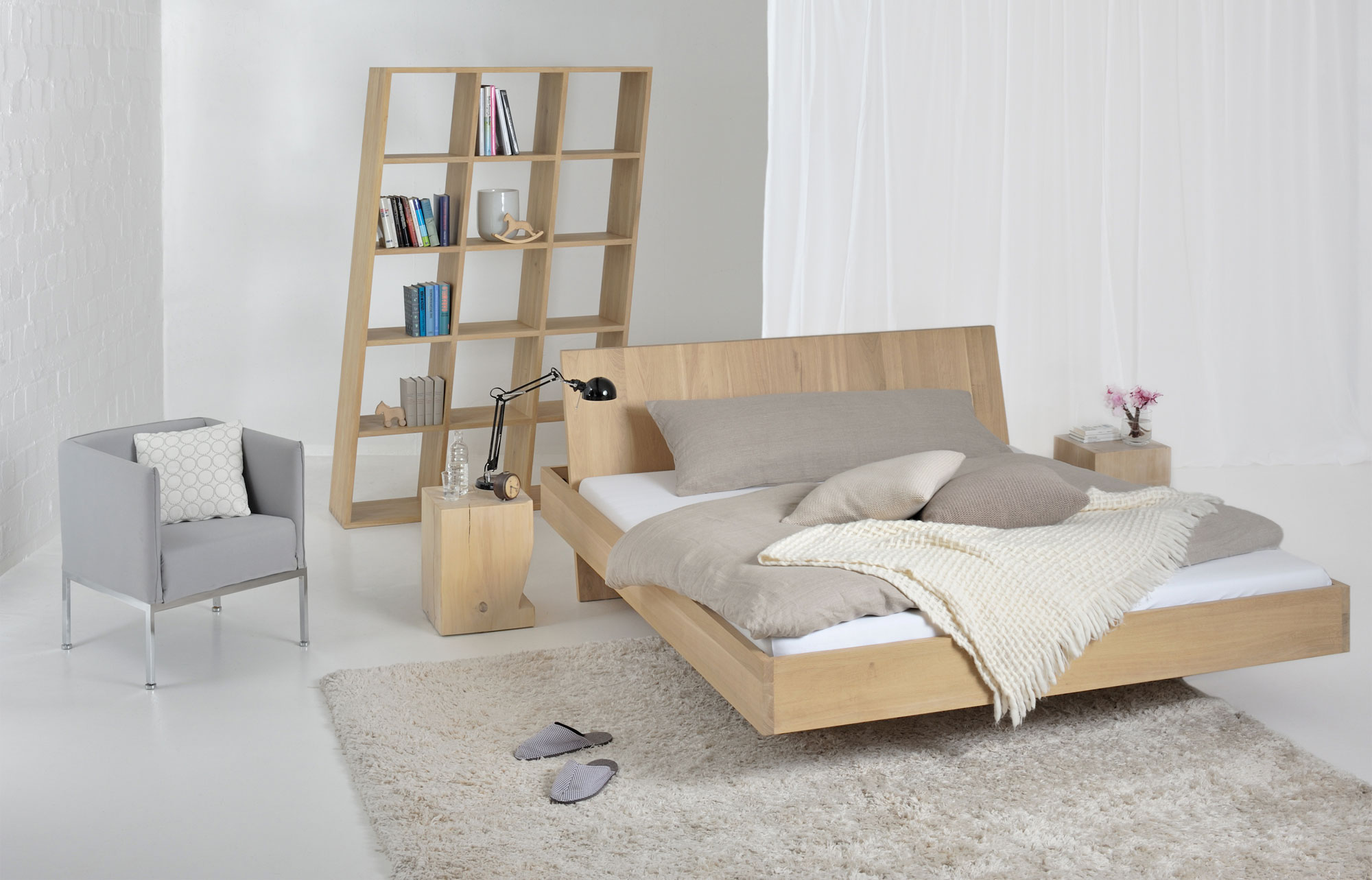 Design Massivholzbett SOMNIA 3023 Maßgefertigt aus Massivholz von vitamin design