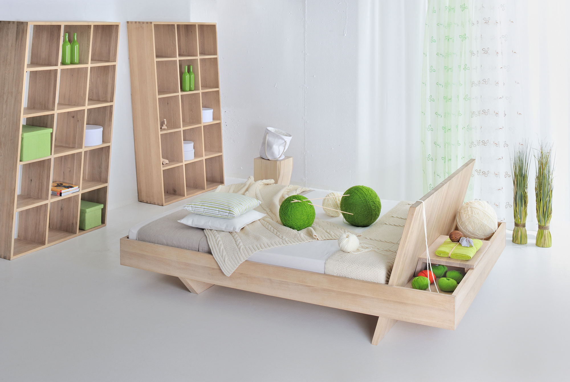 Design Massivholzbett SOMNIA 3551 Maßgefertigt aus Massivholz von vitamin design