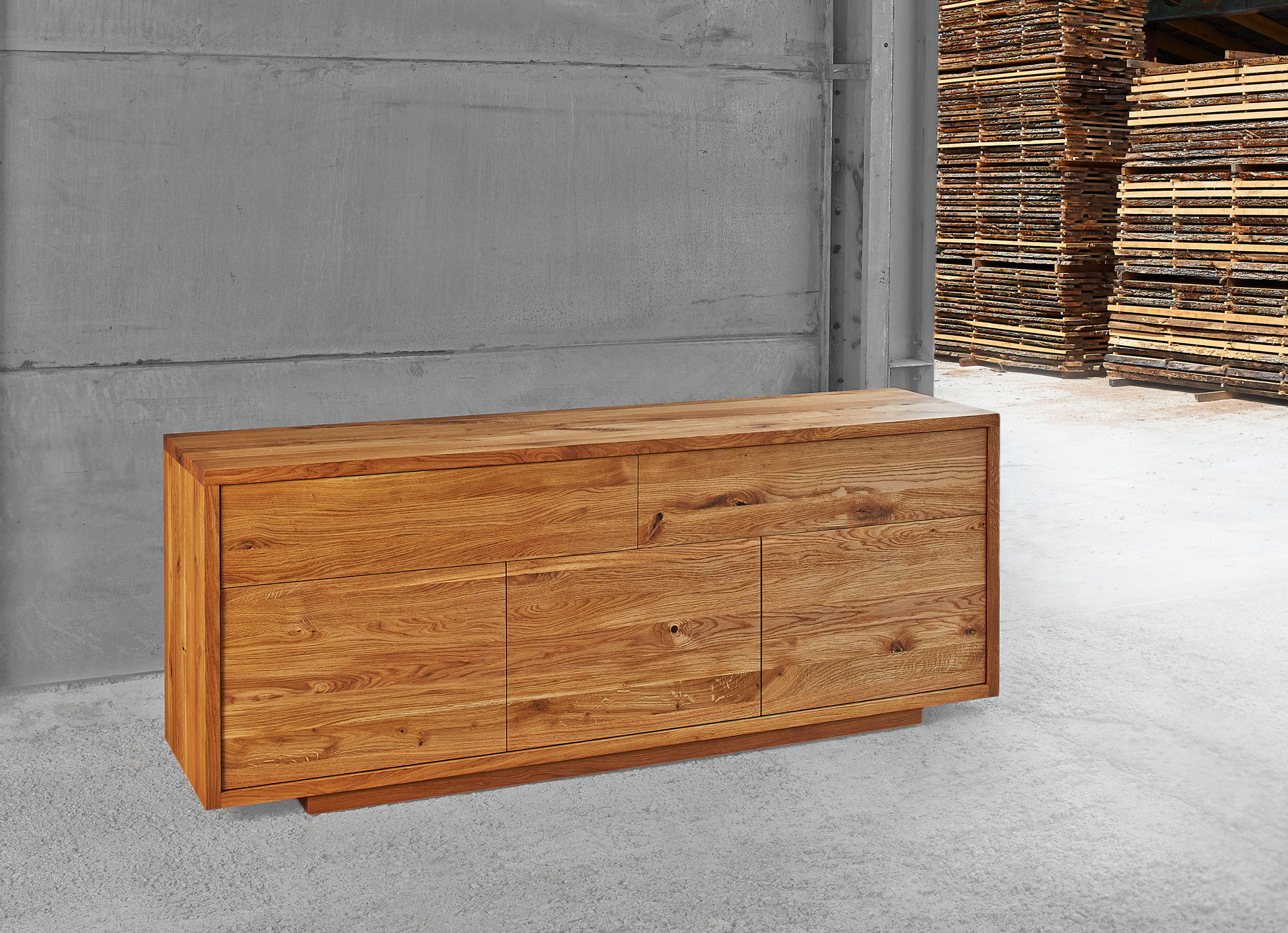 Holz Designerkommode LINEA 0675a Maßgefertigt aus Massivholz von vitamin design