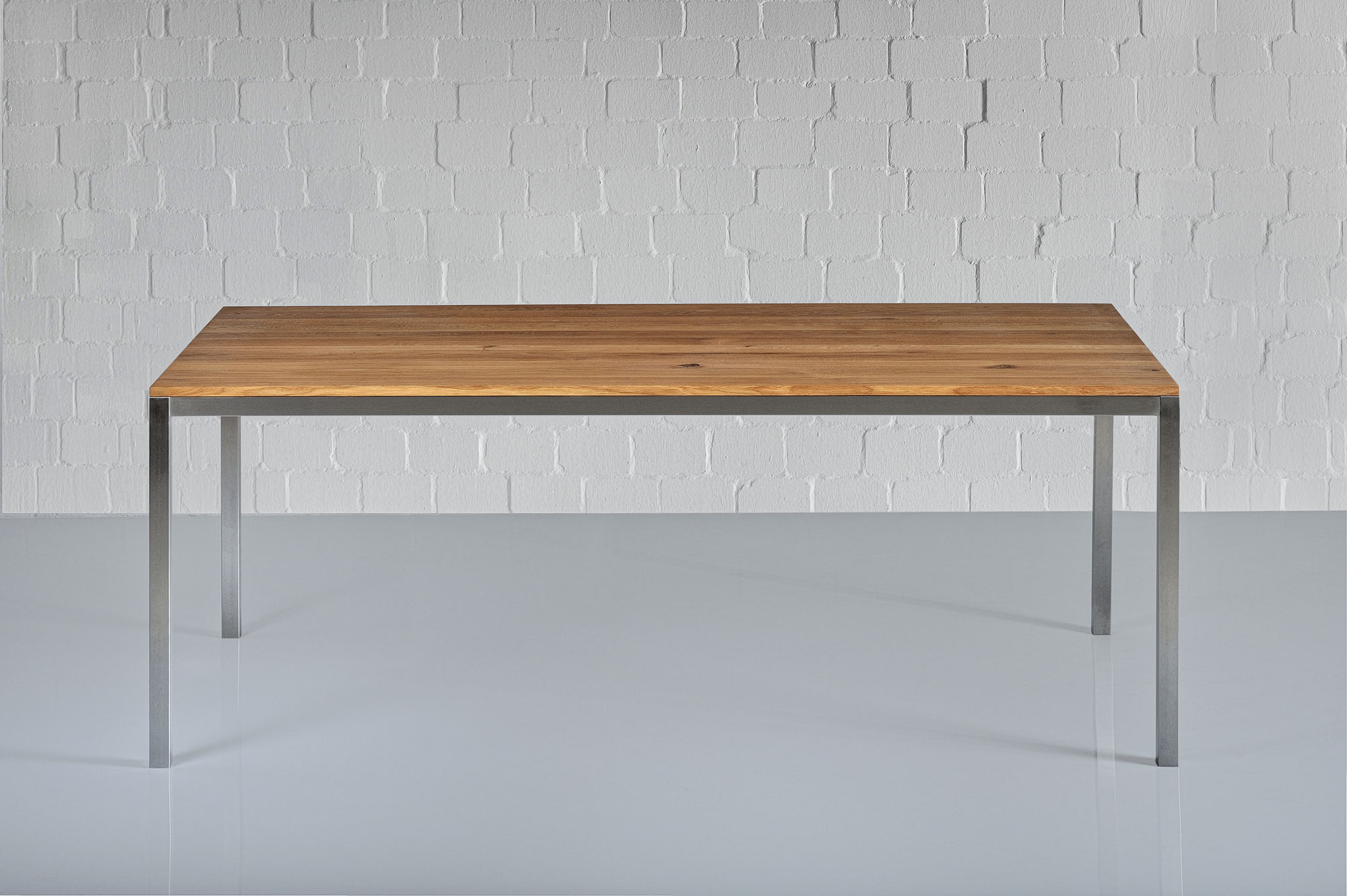 Alu Esstisch Massiv NOJUS 1551c Maßgefertigt aus Massivholz von vitamin design