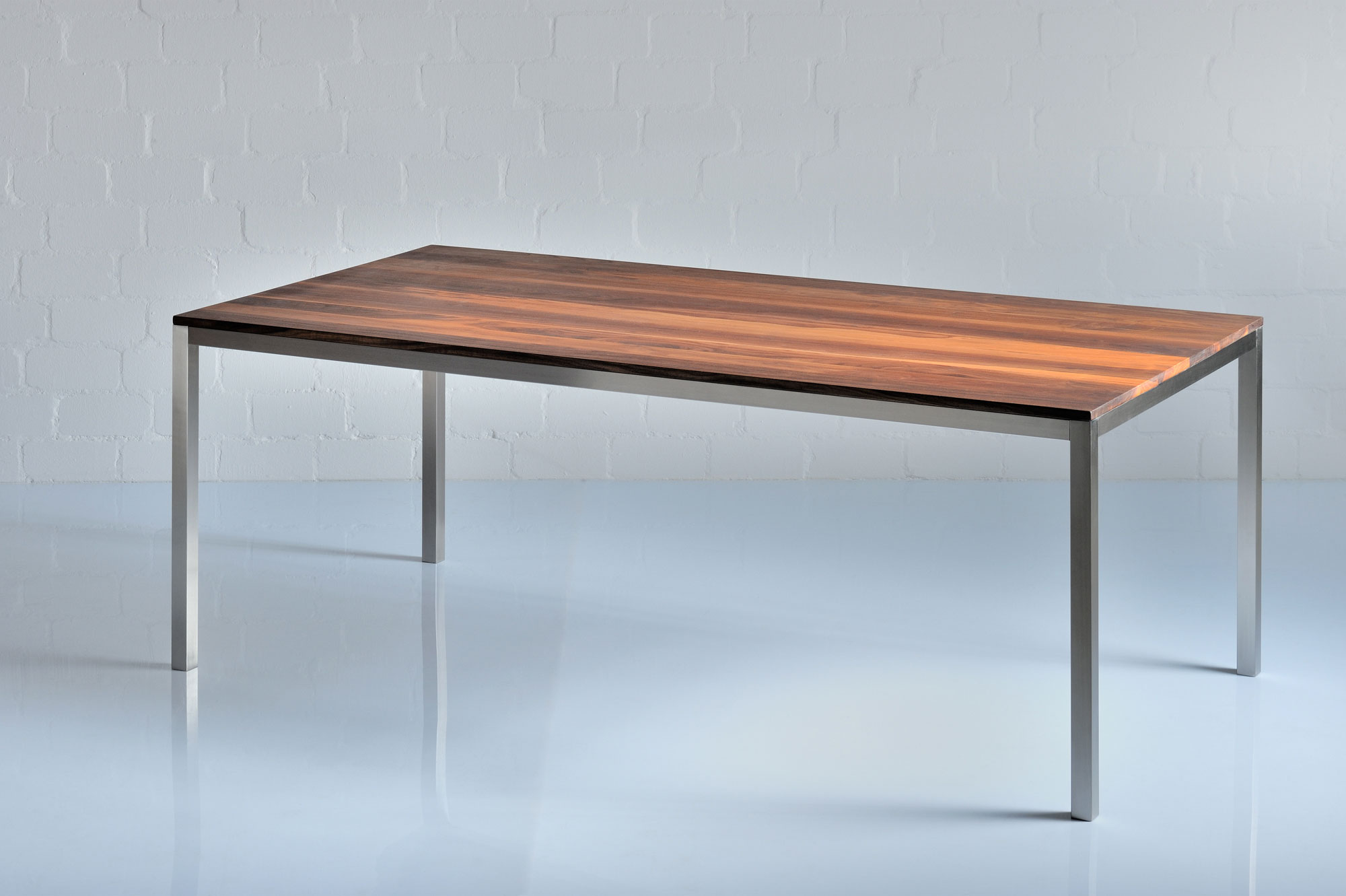 Alu Esstisch Massiv NOJUS 0988a Maßgefertigt aus Massivholz von vitamin design