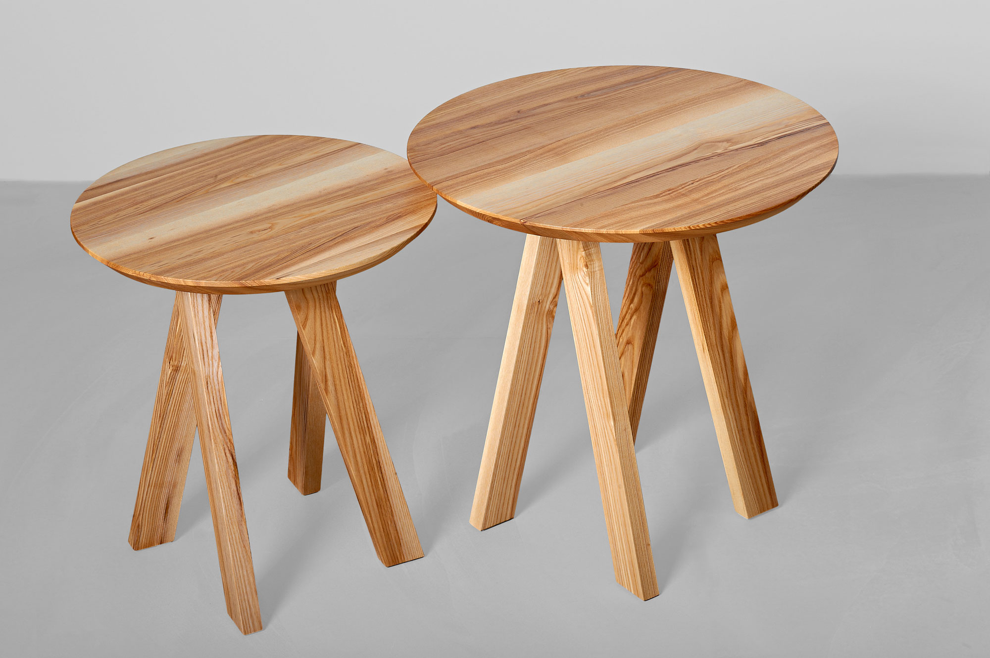 Designer Couchtisch ZIRKEL RG a Maßgefertigt aus Massivholz von vitamin design