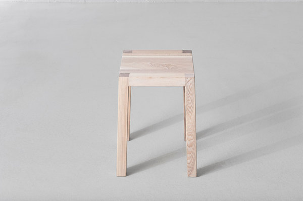 Massivholz Barhocker TANTUM Edited Maßgefertigt aus Massivholz von vitamin design